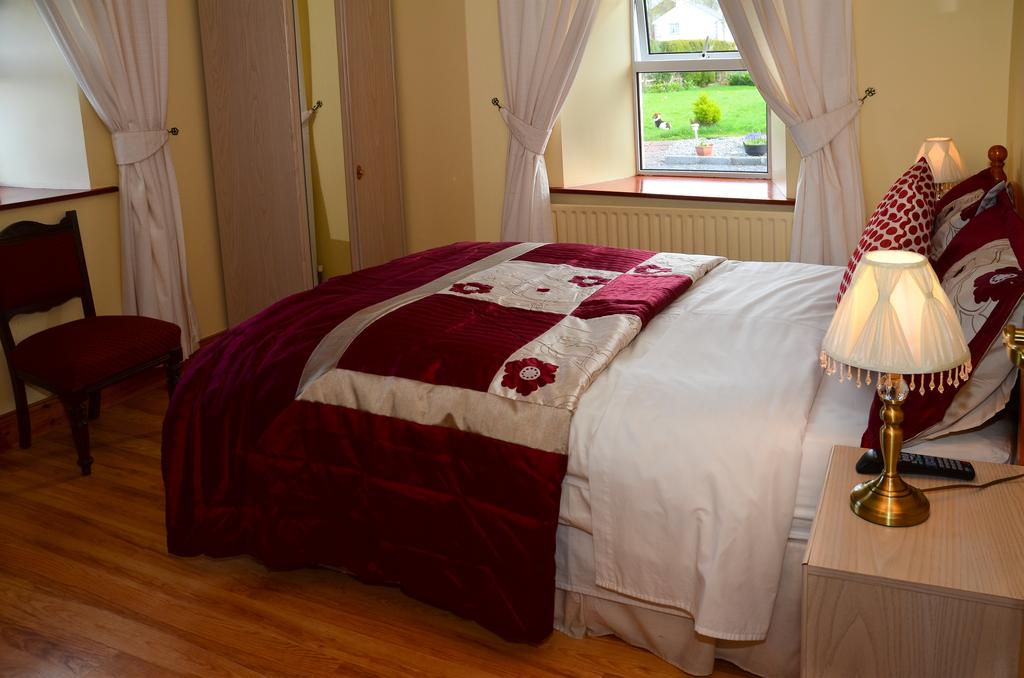 Philmar House room 3