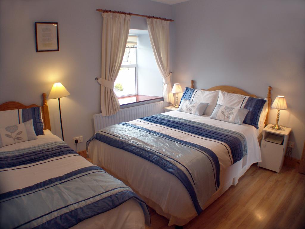 Philmar House room 4