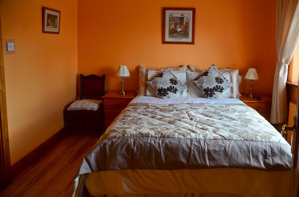 Philmar House room 5